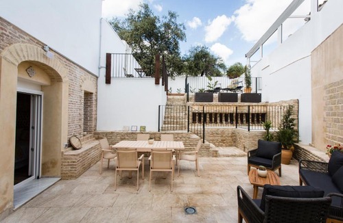 Castilleja de la Cuesta Apartment | Alijar Casa Boutique