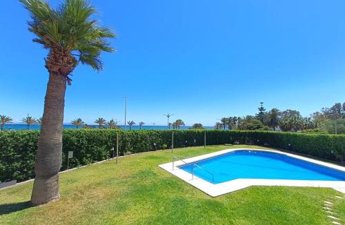 Aguadulce Apartment | Alkan Suites con terraza en 1º linea de playa y piscina