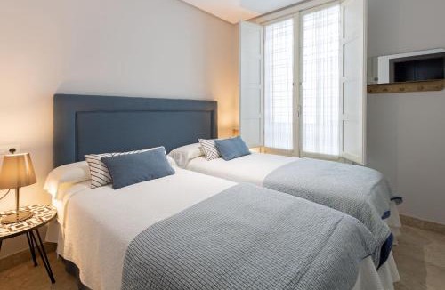 San Bernardo Apartment | Alkazar Gardens Old Town 6 pax
