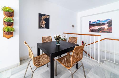 Museo Apartment | Alohamundi Almansa