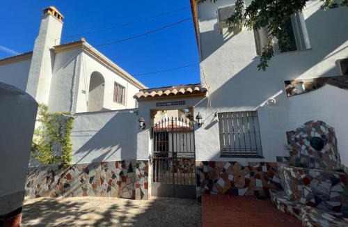 Cuevas del Becerro House | Alojamiento rural Huerta Mandre