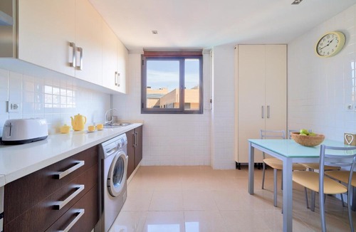 R.E.N.F.E. Apartment | Alterhome Apartamento con piscina María Zambrano
