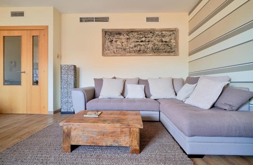 R.E.N.F.E. Apartment | Alterhome Apartamento con piscina María Zambrano