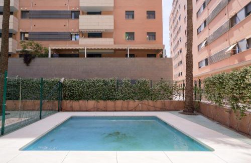 R.E.N.F.E. Apartment | Alterhome Apartamento con piscina María Zambrano