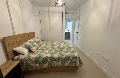 Velez-Malaga Apartment | Amanecer primera línea playa Benajarafe Malaga