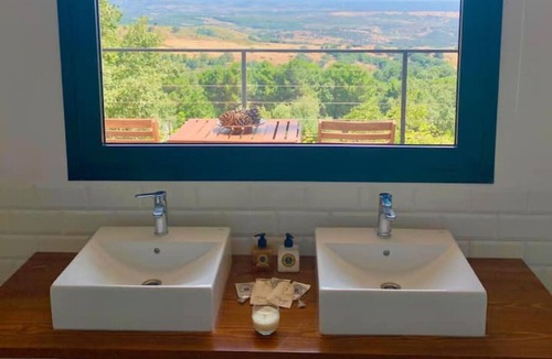 Arenas de San Pedro Ski Chalet | Amazing 2 Bed Chalet on Large Plot with Swimming Pool and Basketball Court