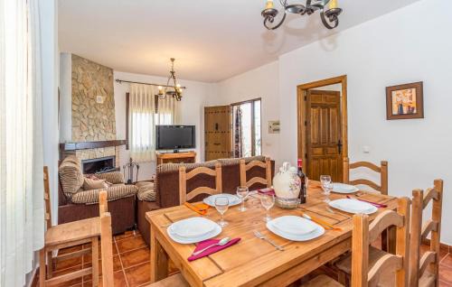 Periana House | Amazing Home In Periana
