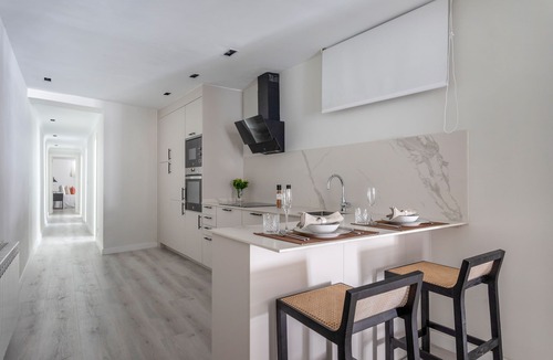 Embajadores Apartment | Amplio Apartamento a Pocos de Paseo del Prado