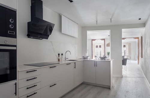 Embajadores Apartment | Amplio Apartamento a Pocos de Paseo del Prado