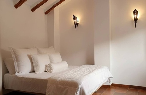 Iznajar Villa | Andalusian Villa - Family Gatherings, Group Retreats & Nature Escapes