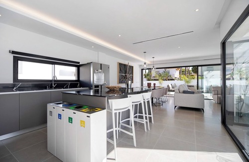 Poblado Sancti Petri Villa | Andrea Sea Villa with Private Pool, Gym & Wi-Fi