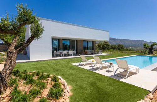 Antequera Villa | Antequera Golf Villa Pool by ELE Apartments
