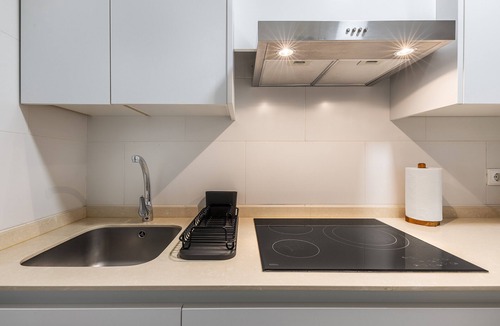 Figares Apartment | Apartment 'Granada Garaje Gratis' with Wi-Fi and Air Conditioning