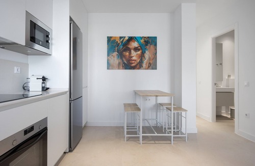 Poblado de Sancti Petri Apartment | Apartamento 'Los Drogos, Edificio A, Bajo C' con piscina, jardín y Wi-Fi compartidos