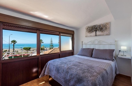 Benajarafe Apartment | Apartamento a pie de playa