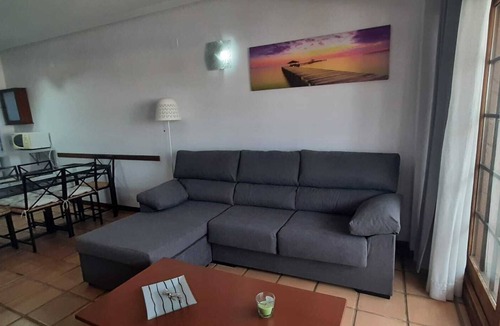 Centro Comercial Bahia Sur Apartment | Apartamento Bahia Sur al sol