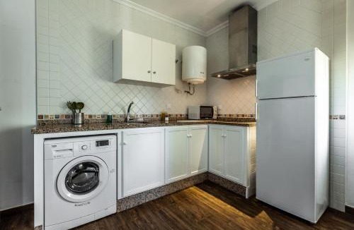 Bolonia Apartment | APARTAMENTO BOLONIA SUR A