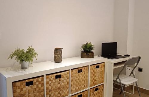 Cenes de la Vega Apartment | Apartamento Cenes Vega con Piscina y Parking