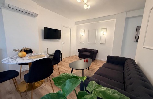 Figares Apartment | Apartamento Centro Ancha de Gracia