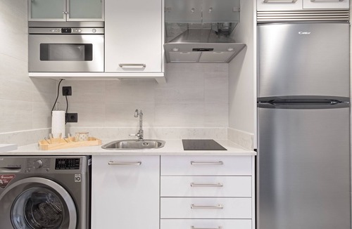 Milla de Oro Apartment | Apartamento Chic para 2 en la Golden Mile, Madrid