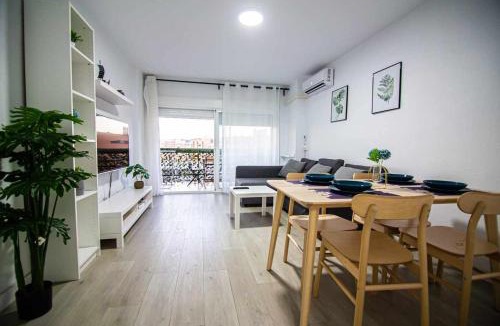 Parque Ayala Apartment | Apartamento con balcón cerca María Zambrano