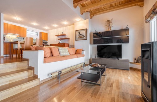 Pradollano Apartment | Apartamento 'Dúplex 13D' con vistas a la montaña y terraza privada