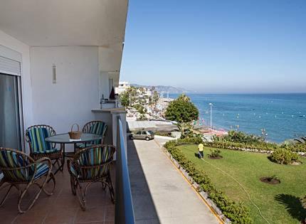 Maro Apartment | Apartamento en NERJA. Primera línea de playa