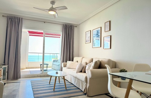 Torrequebrada Apartment | Apartamento en Primera Línea de Playa en Benalmádena