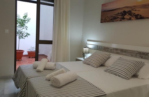 La Trinidad-San Juan y Todos los Santos Apartment | Apartamento entre Patios Valladares
