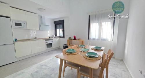 Sanlucar de Barrameda Apartment | Apartamentos Turísticos Juan Grande by Sanlúcar Housing