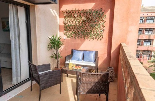 Punta Umbria Apartment | Apartamento Junto a la Playa con Piscina y Parking