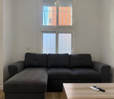 Los Tilos Apartment | Apartamento Justo al lado de la Estación de Tren y Bus María Zambrano