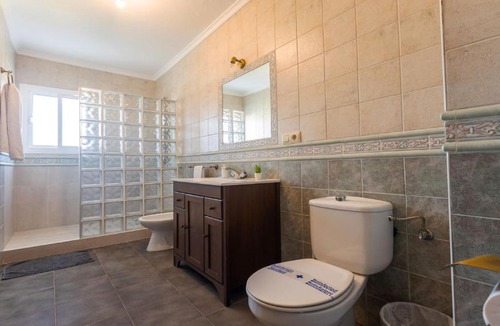 Bolonia Apartment | Apartamento Luz C