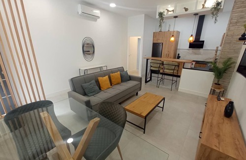 Distrito Noroeste Apartment | Apartamento moderno junto a la estación de tren