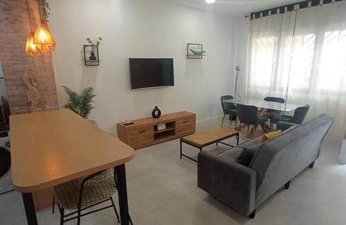 Distrito Noroeste Apartment | Apartamento moderno junto a estación de tren