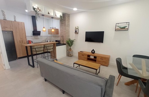 Distrito Noroeste Apartment | Apartamento moderno junto a estación de tren