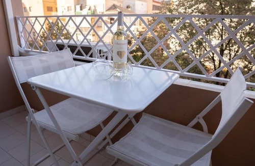 Figares Apartment | Apartamento Nazaríes Centro de Granada