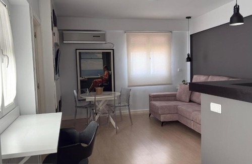 San Basilio Apartment | Apartamento San Basilio Bookish Place