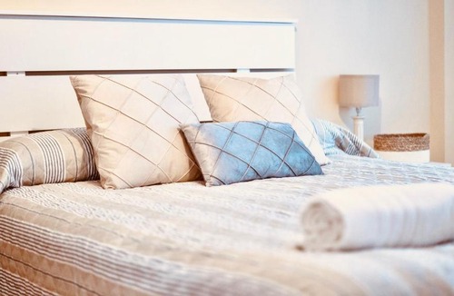 Camino de Ronda Apartment | Apartamento Sol - Centro - 3 Dormitorios para Familias y Grupos - Fácil Aparcamiento
