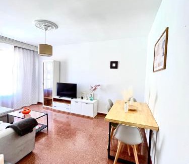 Antequera Apartment | APARTAMENTO VERA, Apartamento de 2 dormitorios con balcón en el centro de Antequera