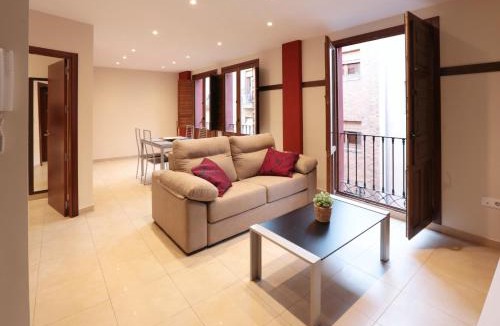 Central District Apartment | Apartamentos Reyes Católicos by Medina Living