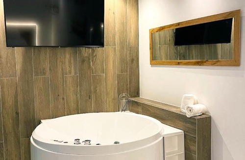 San Francisco-Ribera Apartment | Apartamentos Turísticos Córdoba Boutique Con jacuzzi