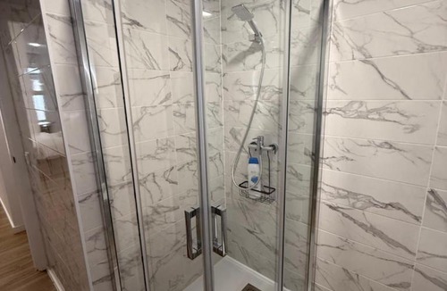 Los Tilos Apartment | APARTAMENTOS ZONA 2 justo al lado de la ESTACIÓN DE TREN Y BUS MARÍA ZAMBRANO