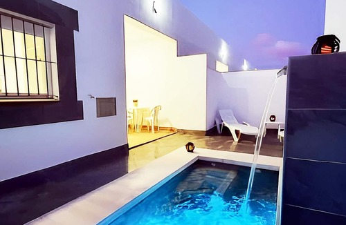 Chiclana de la Frontera Apartment | Apartment with private pool III