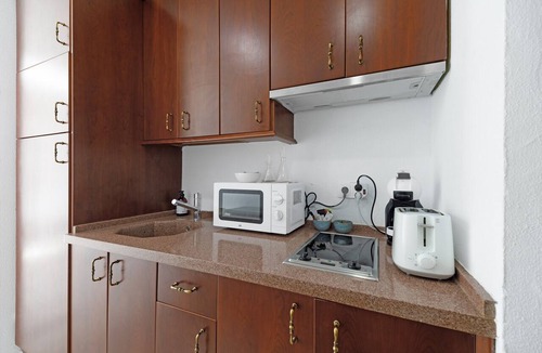 El Puerto de Santa Maria Apartment | Apartment 'Vistahermosa' with Shared Pool, Wi-Fi and Air Conditioning