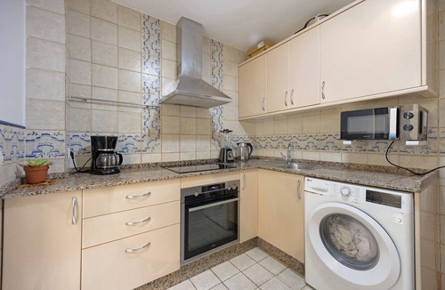 El Puerto de Santa Maria Apartment | Apartment 'Apartamento Los Jardines' with Shared Pool, Wi-Fi and Air Conditioning