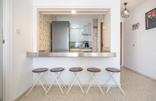 Valdelagrana Apartment | Apartment 'Valdelagrana Primera' with Sea View, Wi-Fi, and Air Conditioning
