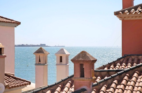 El Puerto de Santa Maria Apartment | Apartment 'Magnificent Beachfront Flat' with Sea Views, Private Terrace and Wi-Fi