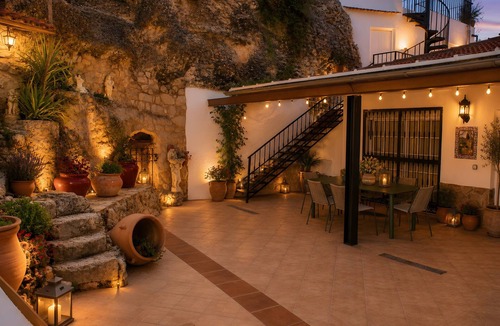 Sorihuela del Guadalimar Villa | Apartment 'Antonia' with Mountain Views, Wi-Fi, and Air Conditioning