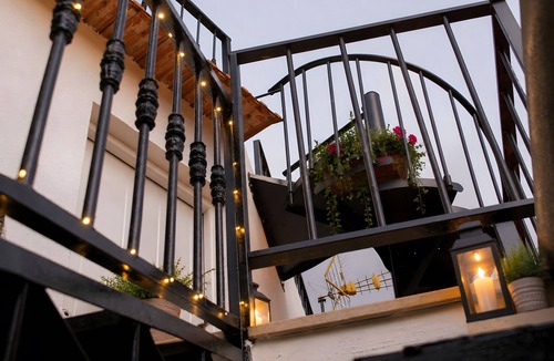 Sorihuela del Guadalimar Villa | Apartment 'Casa Manuela' with Mountain Views, Wi-Fi and Air Conditioning